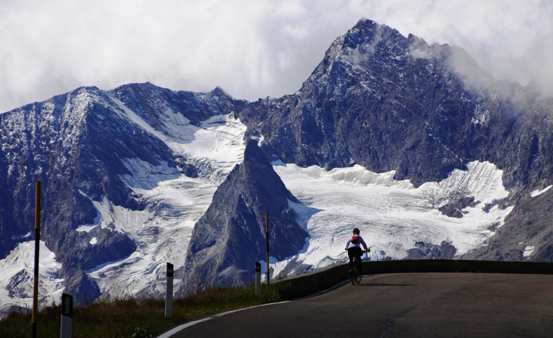 Longitudinal crossing of the Alps